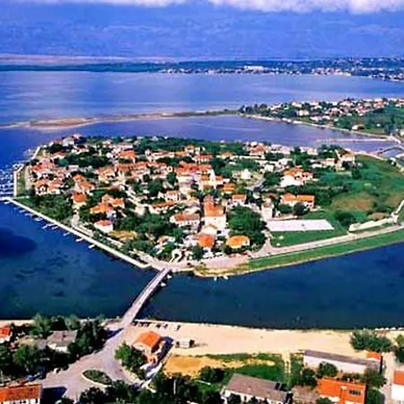 Maar Вилла *