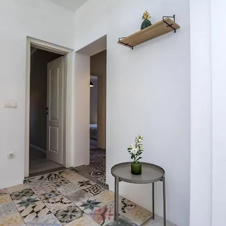Maar *